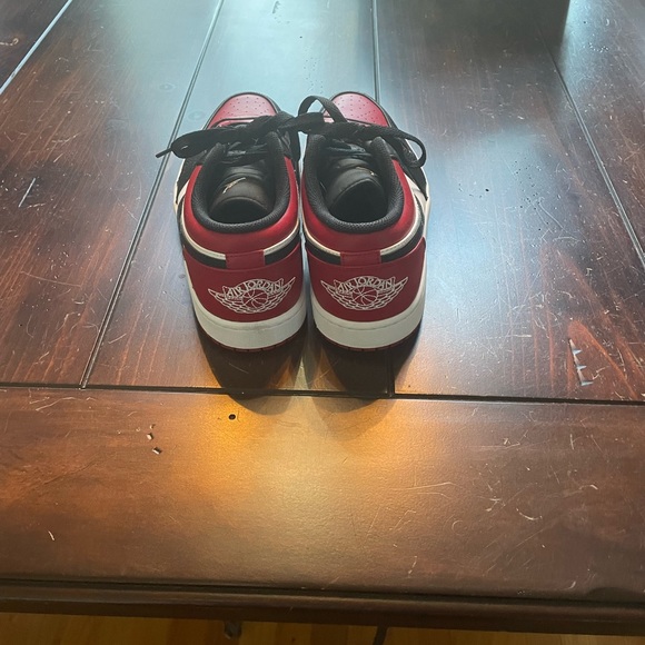 Air Jordan 1 Low - Picture 2 of 4